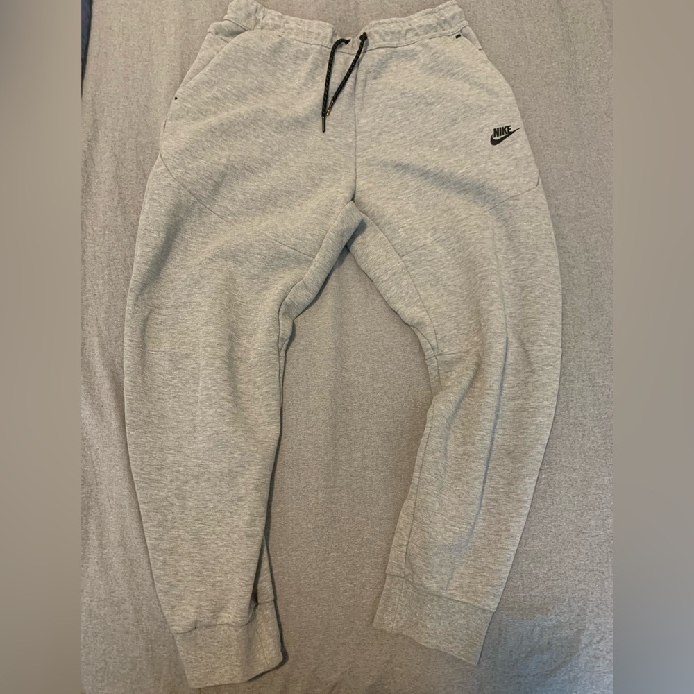 Nike Tech Men’s Sweatpants size L